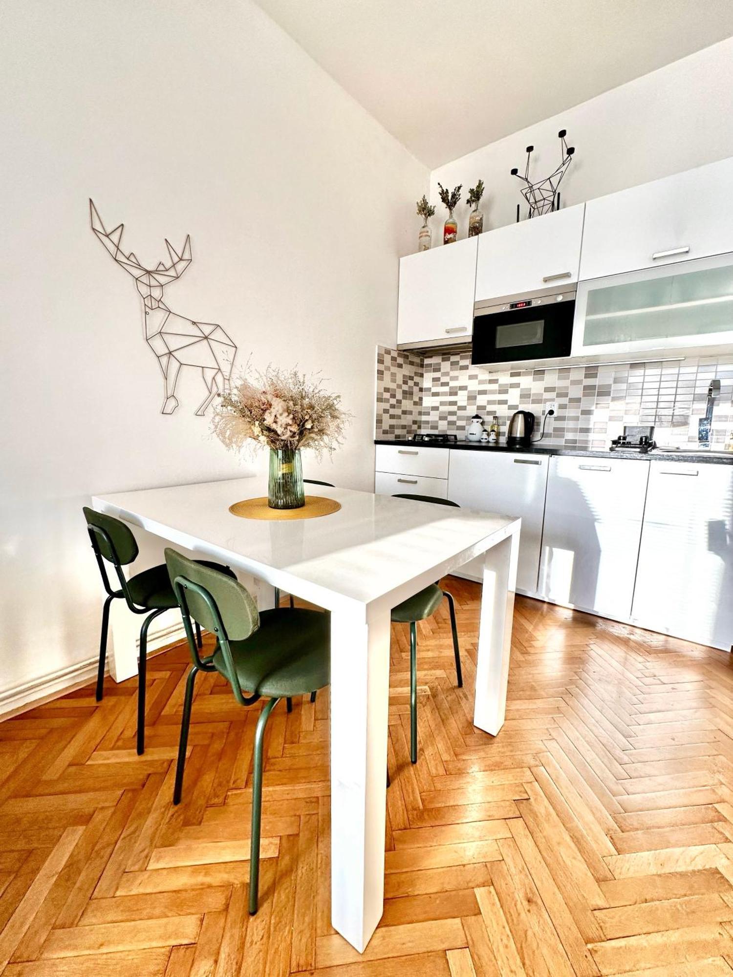 ברנו Bright And Central Suite With A Balcony מראה חיצוני תמונה